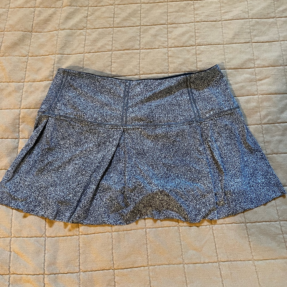 Lululemon Lost in Pace Skirt - Size 10 - Picture 5 of 9